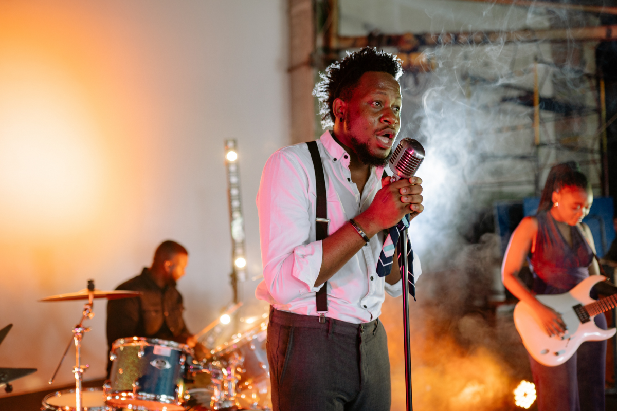 Production musicale et style signature